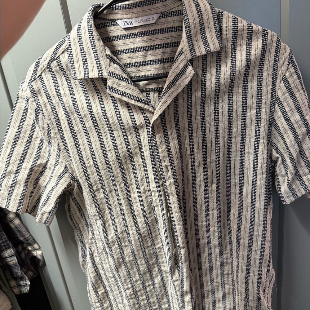Zara Men's Striped Blue and Cream Island Shirt